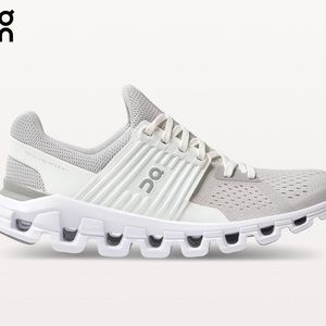 Women’s OnCloud Cloudswift Tennis Shoes